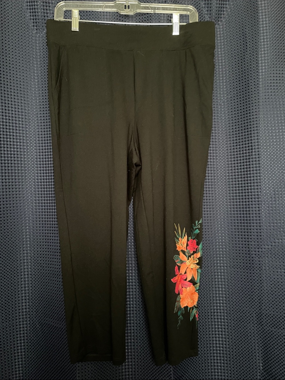 Denim&Co Black Pull-On Capris with Orange & Pink Floral Accent
